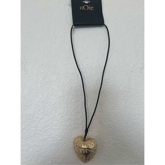 NWT Noir Heart Pendant Necklace - Picture 1 of 5
